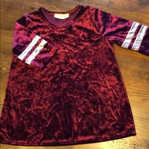 NWT Noa Elle Burgundy Velvet Tee Shirt